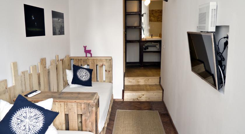 Victoria Poshtel Bucharestホステル エクステリア 写真