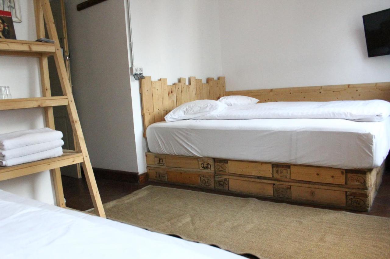 Victoria Poshtel Bucharestホステル エクステリア 写真